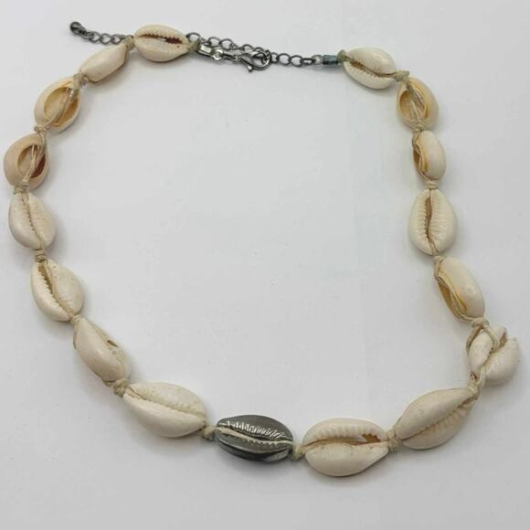 Cream Cowrie Shell Necklace - Picture 3 of 3